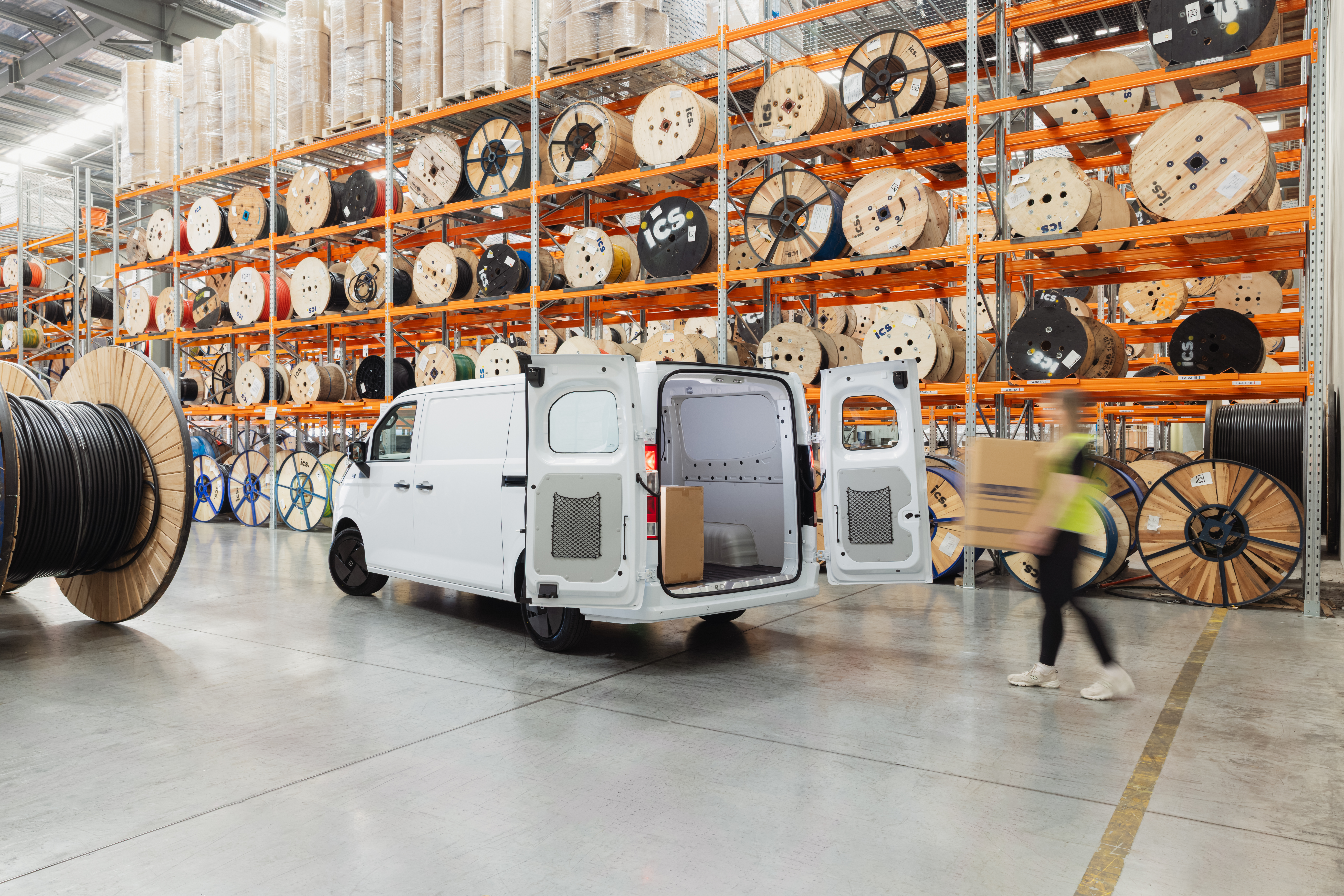 Farizon V7E electric van — maximum cargo load capacity with low loading height